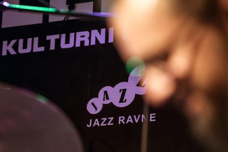 Neverjetna zasedba Šalamon, Andersen, Héral Trio v KMKC Kompleks (8)